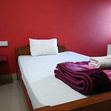 Hotel Bhargav Гувахати Экстерьер фото