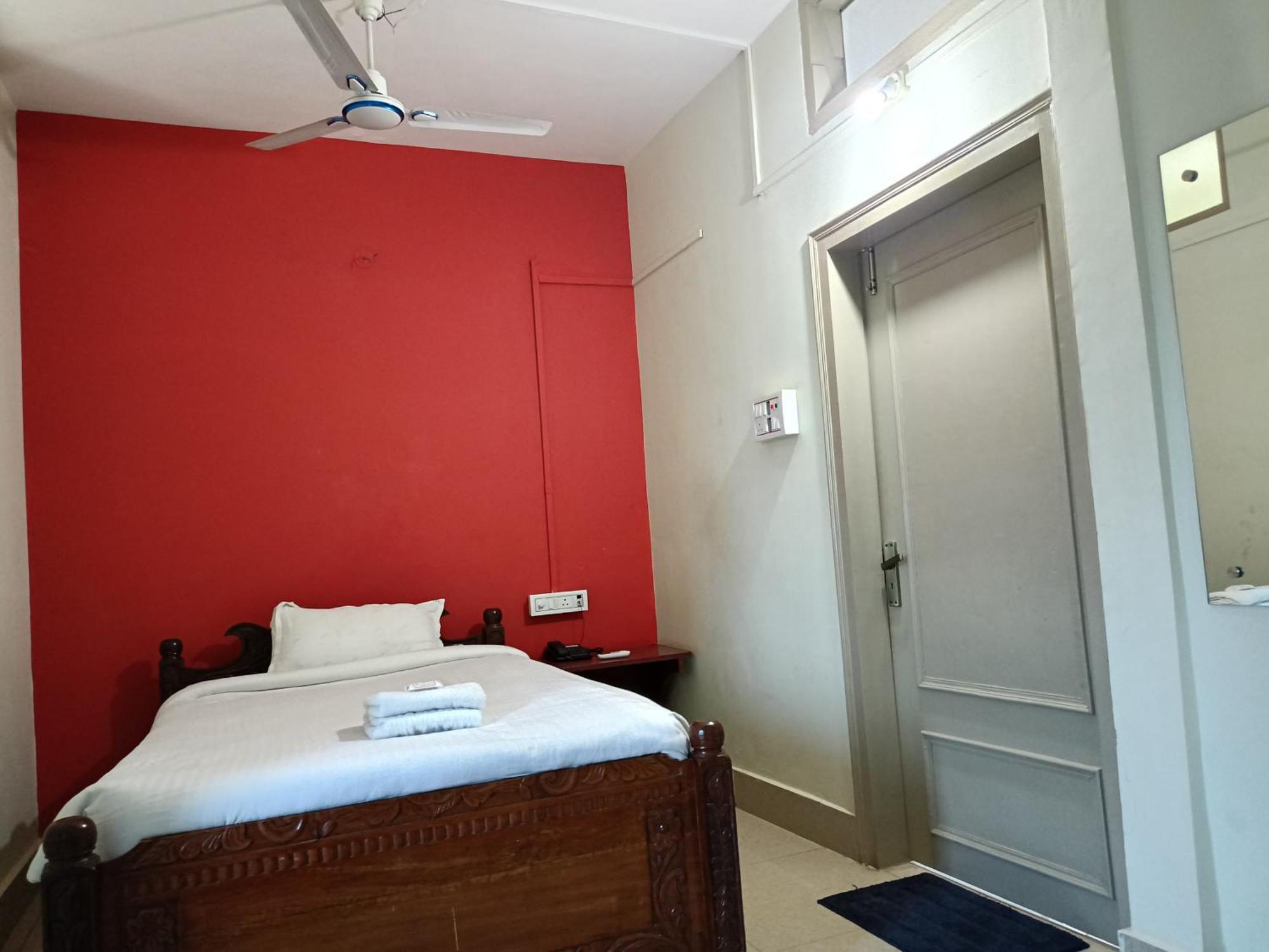Hotel Bhargav Гувахати Экстерьер фото