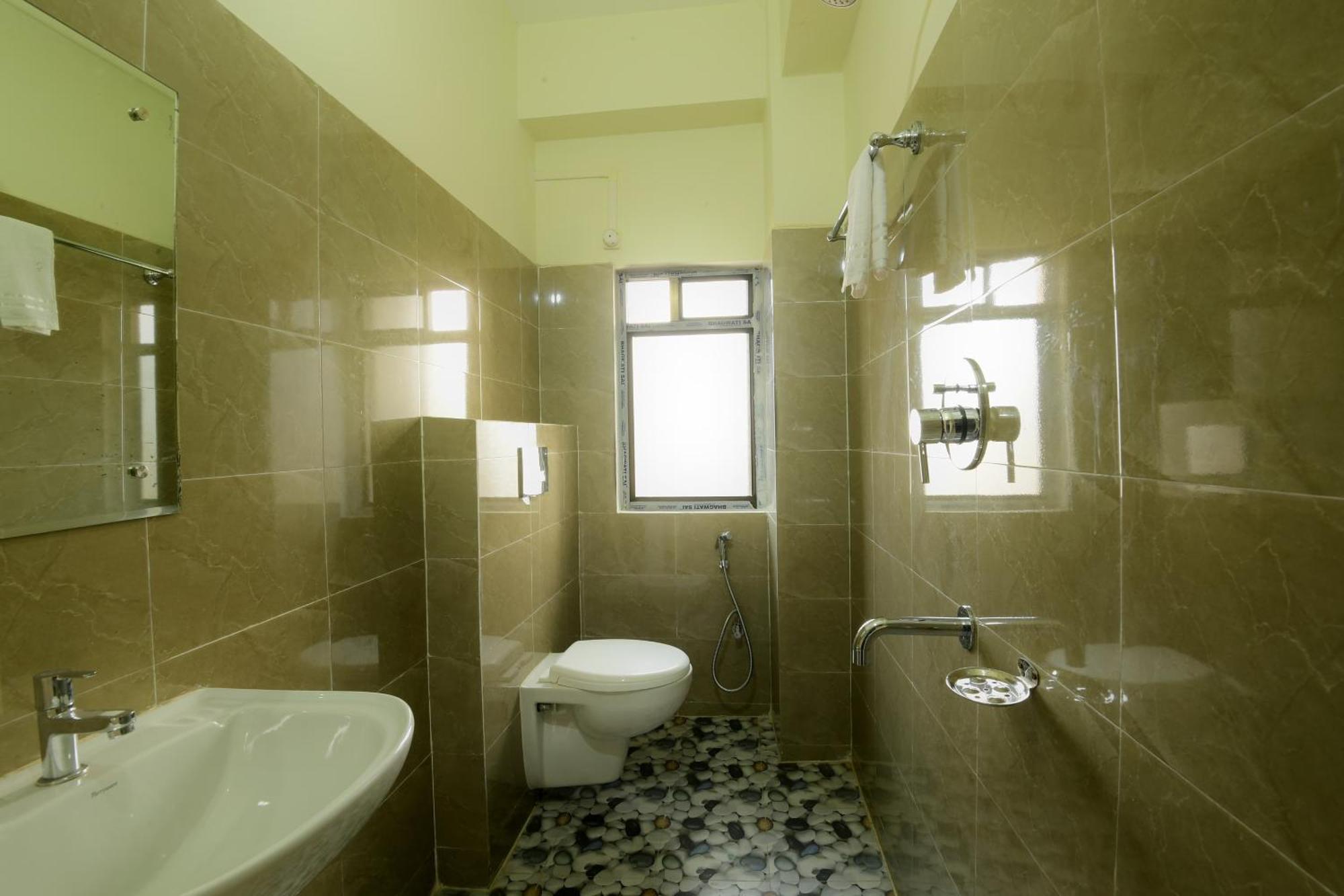 Hotel Bhargav Гувахати Экстерьер фото