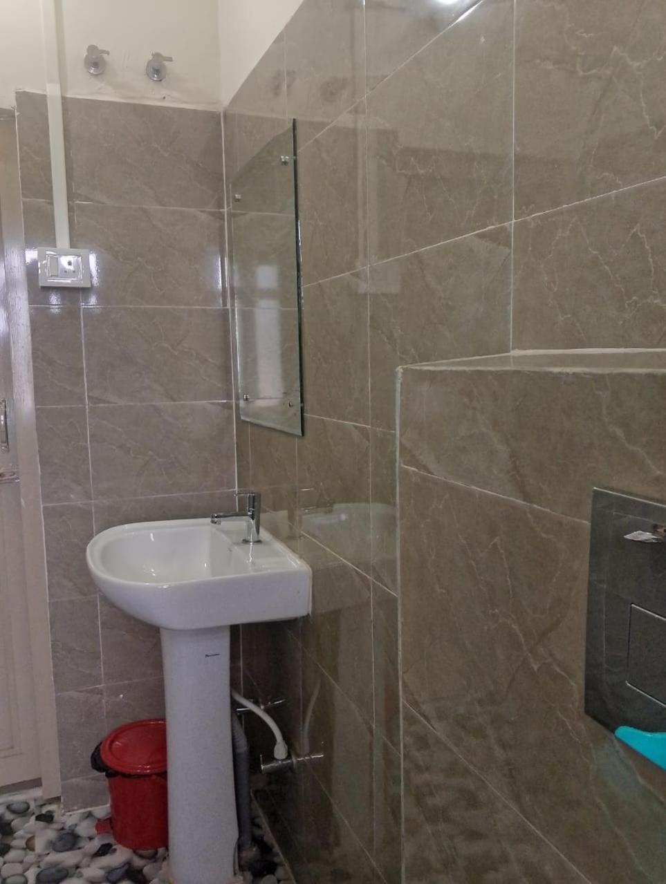 Hotel Bhargav Гувахати Экстерьер фото