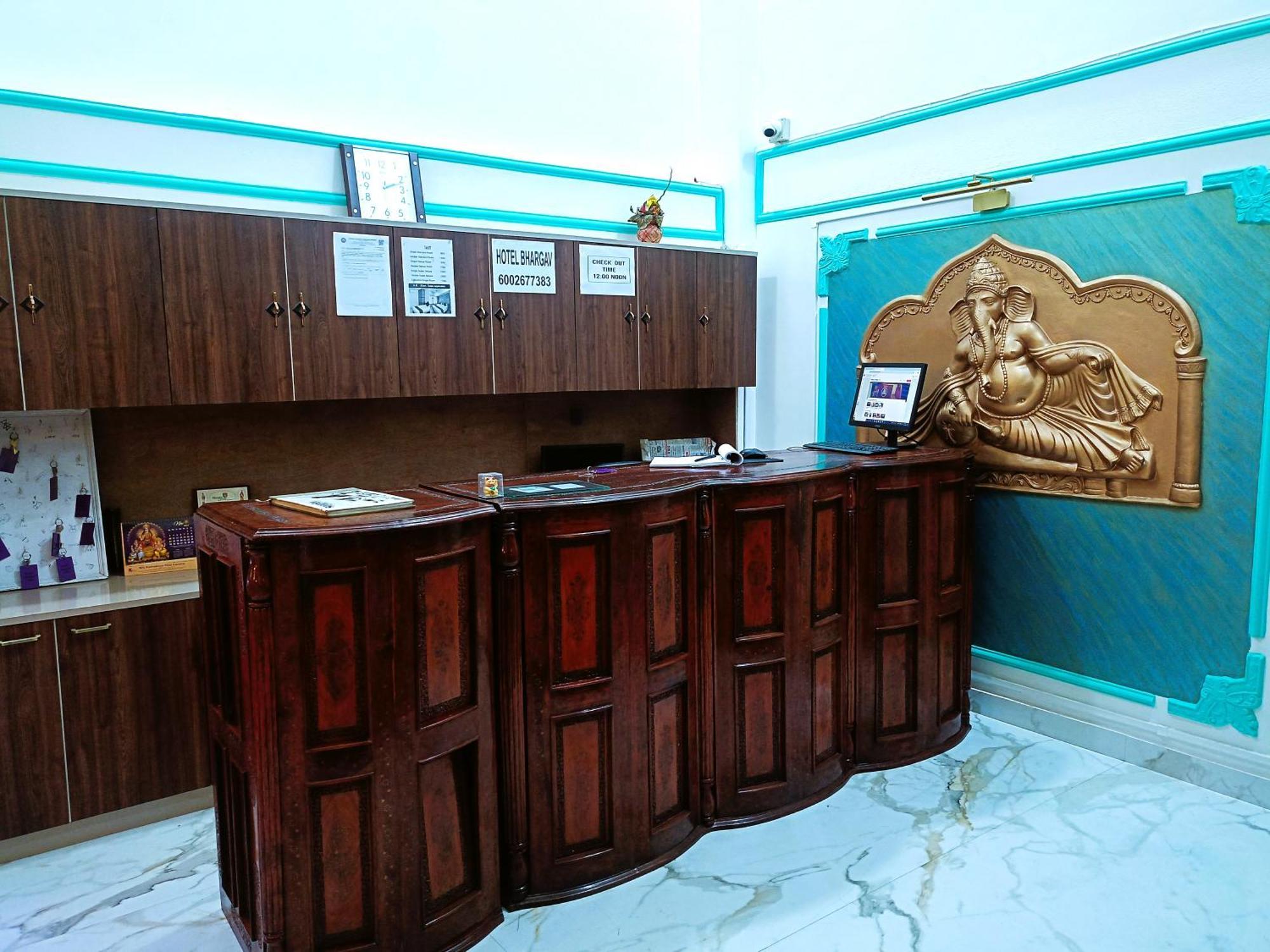 Hotel Bhargav Гувахати Экстерьер фото